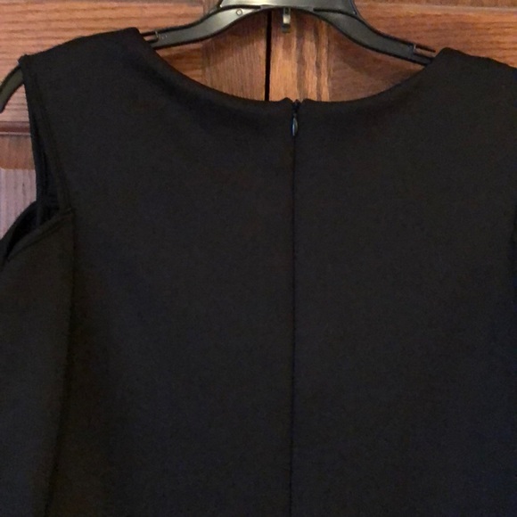 Cold shoulder black Sheath Dress - Picture 4 of 8